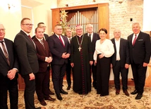 	Świąteczno-noworoczne spotkanie było okazją do podziękowania za współpracę oraz przedstawienia projektów związanych z obchodami 950-lecia Kościoła płockiego.