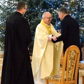 	Bp Andrzej Czaja z duszpasterzami ewangelickim i zielonoświątkowym.