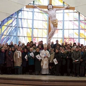 	Uczestnicy spotkali się w kościele Matki Bożej Królowej Świata w Radomiu.