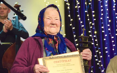 	Poetka jest autorką ok. tysiąca wierszy.