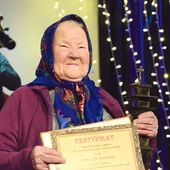 	Poetka jest autorką ok. tysiąca wierszy.