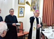 Pasterze poruszają z kapłanami tematy ważne dla życia archidiecezji gdańskiej.