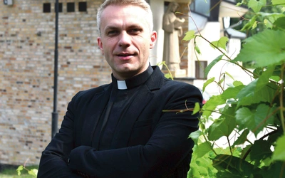 Ks. Piotr Bartoszek, dyrektor IFT, zachęca do odważnych decyzji.