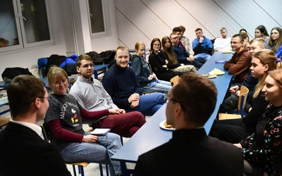 Klerycy i studenci o wierze i powołaniu