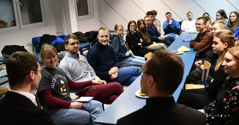 Klerycy i studenci o wierze i powołaniu