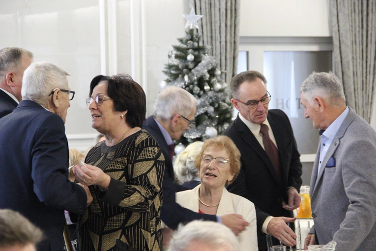 Niskowa. Spotkanie opłatkowe dla seniorów i grup parafialnych