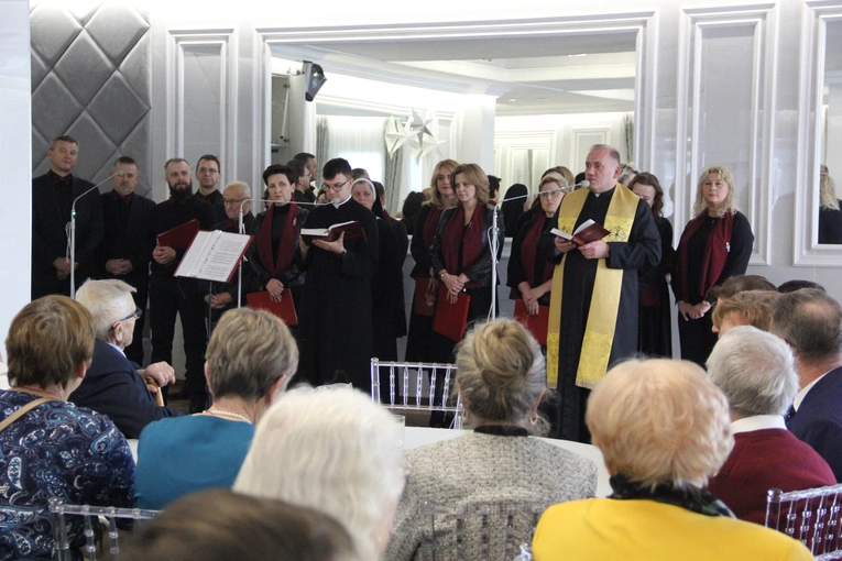 Niskowa. Spotkanie opłatkowe dla seniorów i grup parafialnych