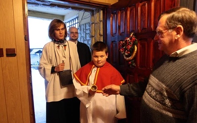 Wrocławscy biskupi mówią o kolędzie. Od drzwi do drzwi czy na zaproszenie?