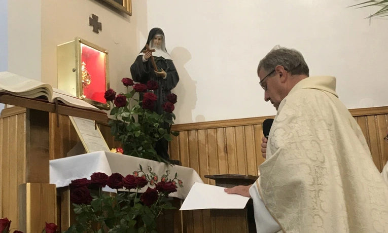 Ks. Stanisław Nowak, proboszcz parafii w Nieświniu, zaprasza do udziału w nabożeństwie do św. Rity.