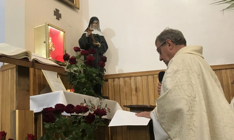 Ks. Stanisław Nowak, proboszcz parafii w Nieświniu, zaprasza do udziału w nabożeństwie do św. Rity.