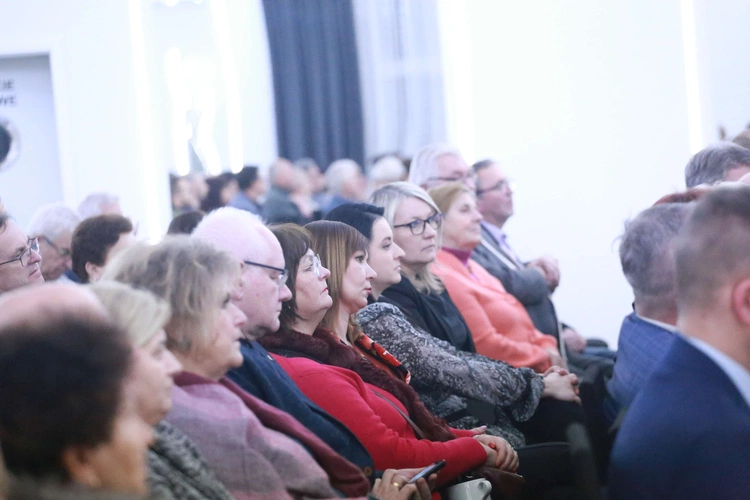 Konferencja o zmianach w polskiej szkole w Mielcu