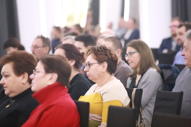 Konferencja o zmianach w polskiej szkole w Mielcu