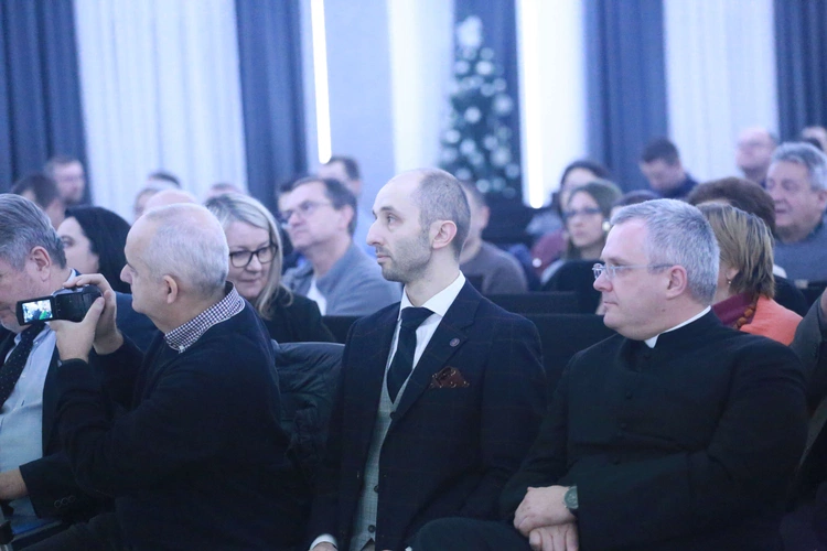 Konferencja o zmianach w polskiej szkole w Mielcu