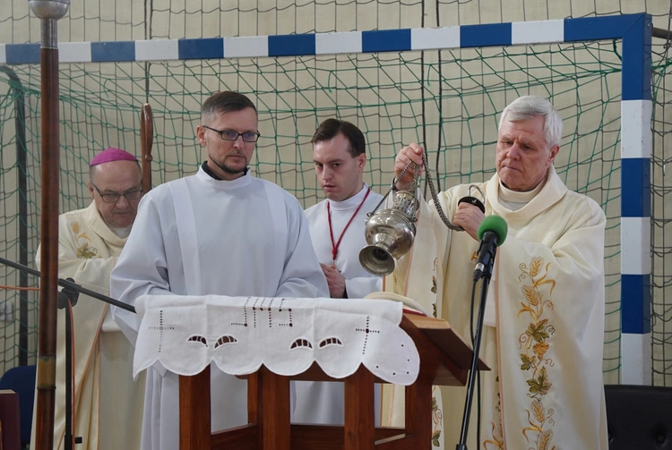 Miejsce miłosierdzia za kratami