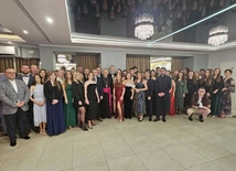 Piękni, młodzi i radośni