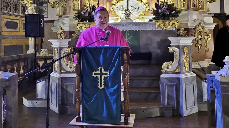Wierzę w istnienie Boga czy wierzę w Boga?