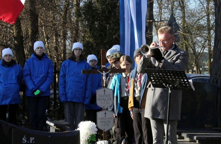 Odsłonięcie monumentu pamięci ofiar marszu śmierci