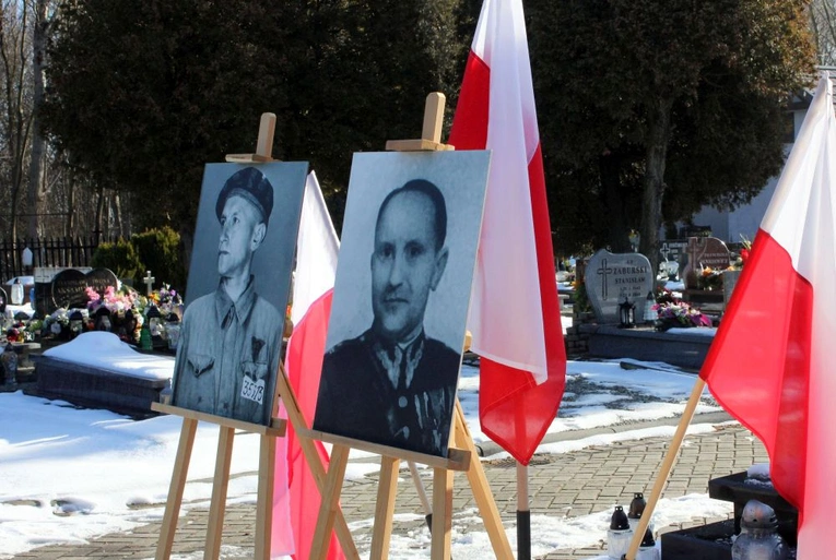 Odsłonięcie monumentu pamięci ofiar marszu śmierci