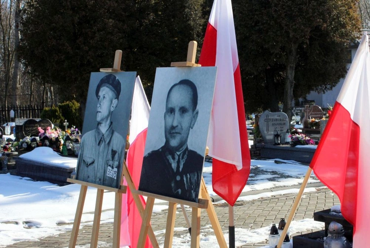 Odsłonięcie monumentu pamięci ofiar marszu śmierci
