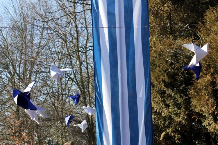 Odsłonięcie monumentu pamięci ofiar marszu śmierci
