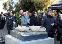 Odsłonięcie monumentu pamięci ofiar marszu śmierci