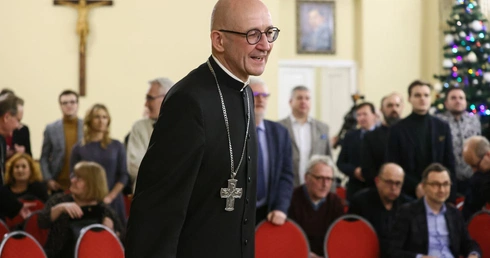 Abp Galbas: media mają prawo, a nawet obowiązek, krytykować Kościół