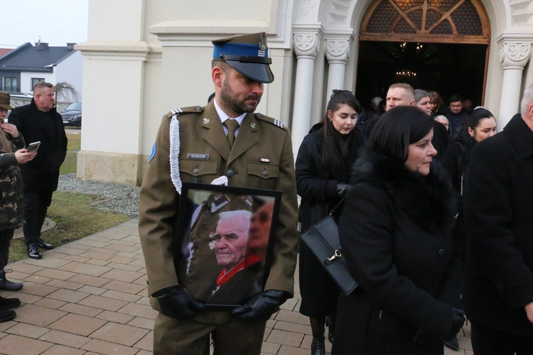 Pogrzeb kpt. Wacława Szaconia "Czarnego"