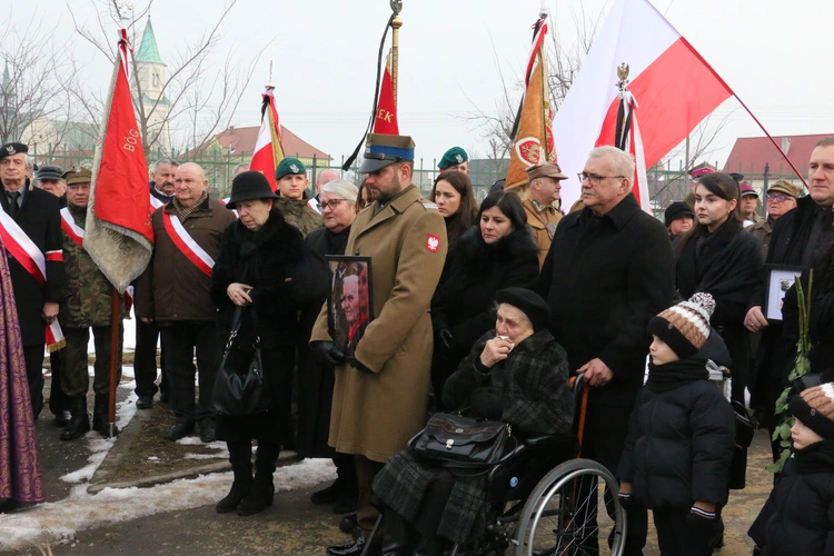 Pogrzeb kpt. Wacława Szaconia "Czarnego"