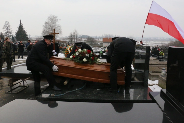 Pogrzeb kpt. Wacława Szaconia "Czarnego"