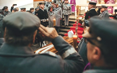 	Hołd ks. Edmundowi oddali m.in. piłsudczycy, których krajowym kapelanem był od 2019 roku.