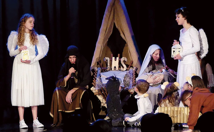 	W rolach Świętej Rodziny – Zosia Kawulok, Paweł Wajdzik i Franio Sowa. 