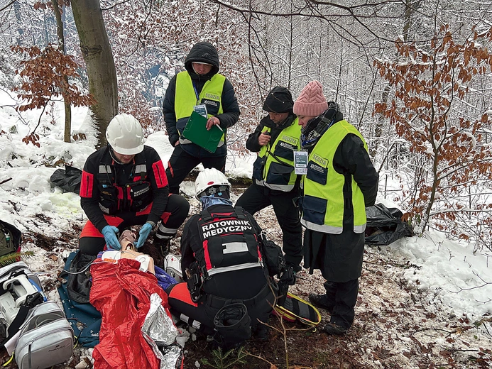 	Podczas zadania ratowania dzieci postrzelonych w lesie.
