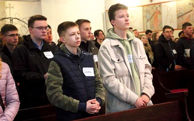	Nauki przygotowano z myślą o młodzieży męskiej ze szkół średnich i starszej. 