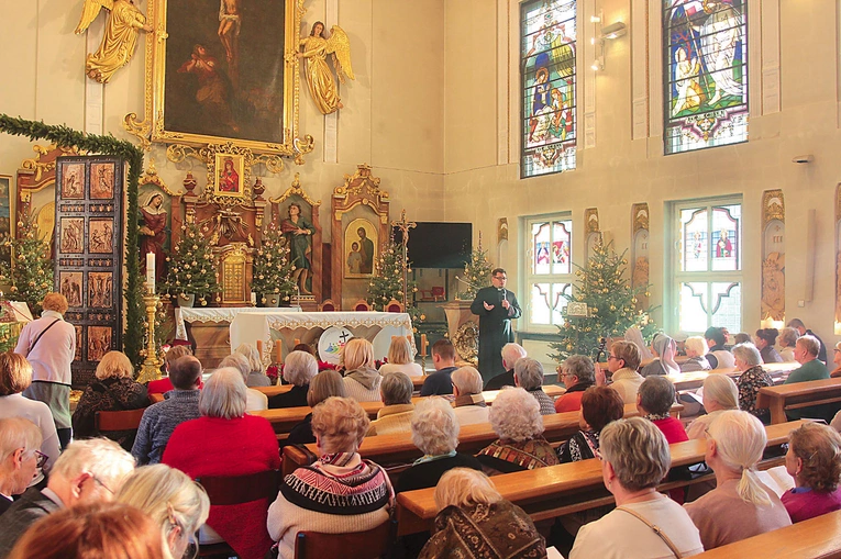 	Członkowie towarzystwa „wymadlają” dla nas i dla następnych pokoleń nowych powołanych.