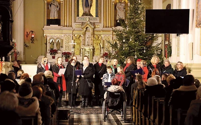 Przed publicznością wystąpili m.in. członkowie klubów seniora i kół gospodyń wiejskich.