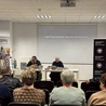 	Wystąpienie dr. Sebastiana Rosenbauma (z lewej) i dr. Bogusława Tracza cieszyło się sporym zainteresowaniem.