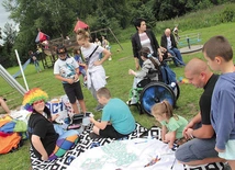 	Wśród tych inicjatyw były festyny integrujące środowisko migranckie.