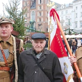 	Kpt. Szacoń, dopóki starczało mu sił, nie tracił żadnej okazji do dawania świadectwa o walce żołnierzy jego pokolenia o Polskę.