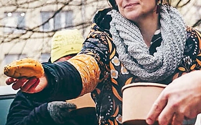 	Aneta uważa, że sam Bóg zaprosił ją do włączenia się w tę inicjatywę.