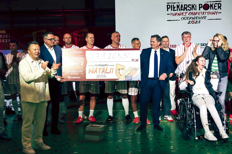 „Piłkarski poker” w Skierniewicach przełożył się na efekt zbiórki dobroczynnej.