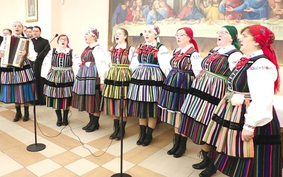 Kolędy śpiewały Kraśniczanki.