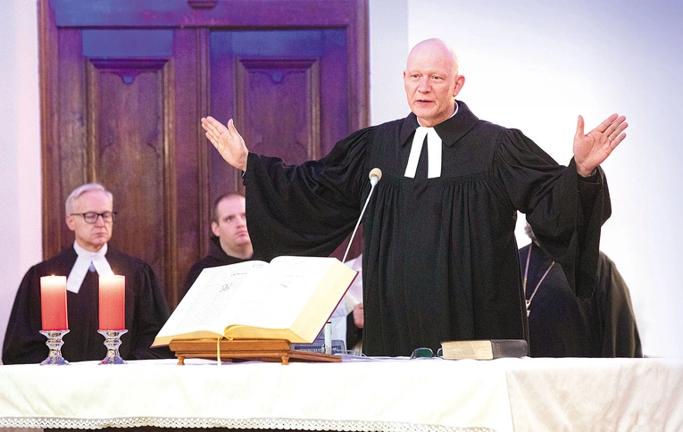 Nabożeństwu przewodniczył proboszcz świątyni ewangelicko--reformowanej pastor Michał Jabłoński.
