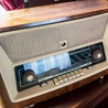 Gramofony, patefony i pozytywki stopniowo były wypierane przez radioodbiorniki.