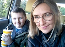 Zachwyca mnie  radością życia