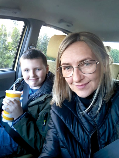 Zachwyca mnie  radością życia