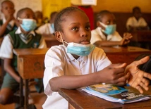 UNICEF: kryzys klimatyczny wpływa na edukację milionów dzieci