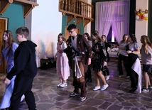 Karnawałowa zabawa młodzieży w Gorzycach