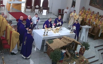 Mama księdza na jego pogrzebie: Chciałam dokonać aborcji. Bóg ocalił jego życie