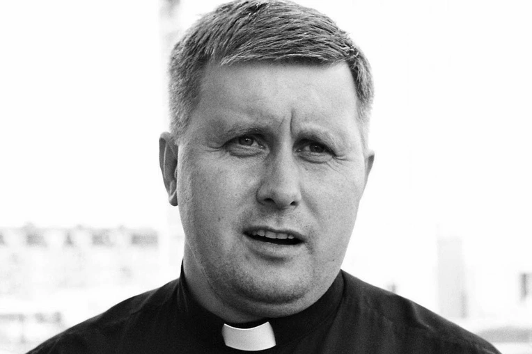 Mama księdza na jego pogrzebie: Chciałam dokonać aborcji. Bóg ocalił jego życie