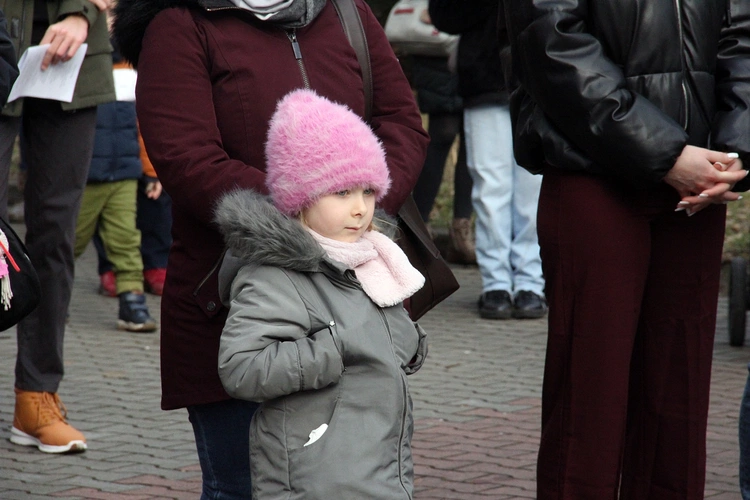 Otwarcie Roku Jubileuszowego i przejście przez bramę na wrocławskim Brochowie
